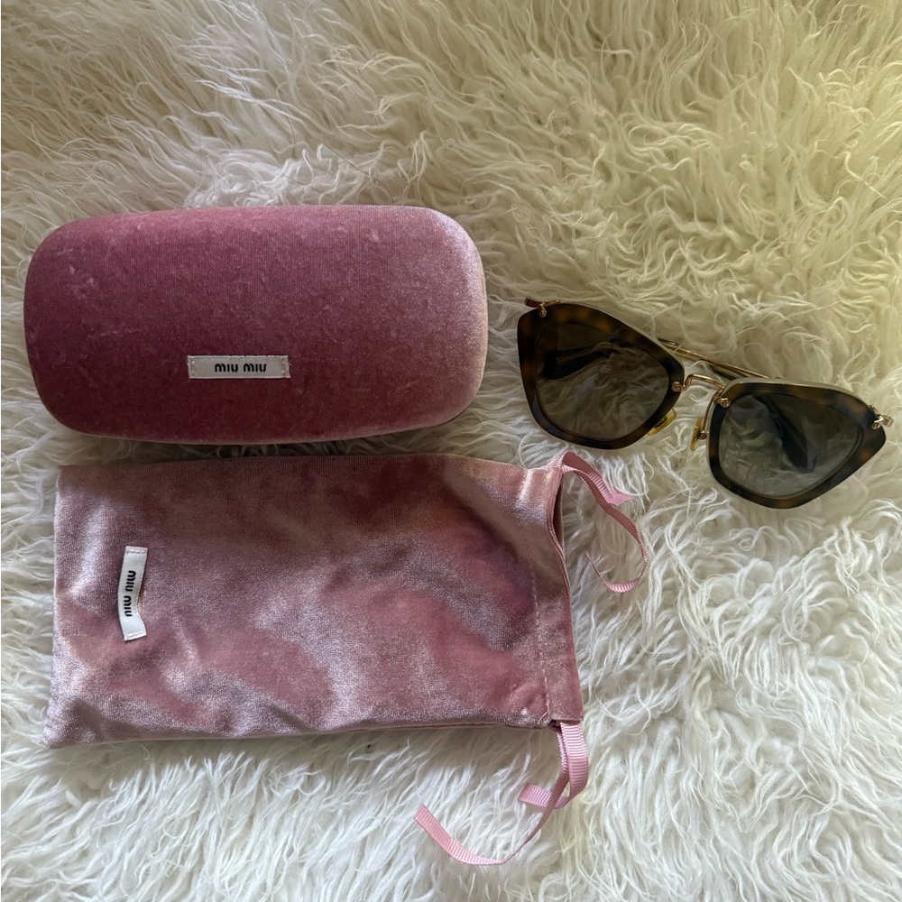 Miu Miu Cat eye sunglasses